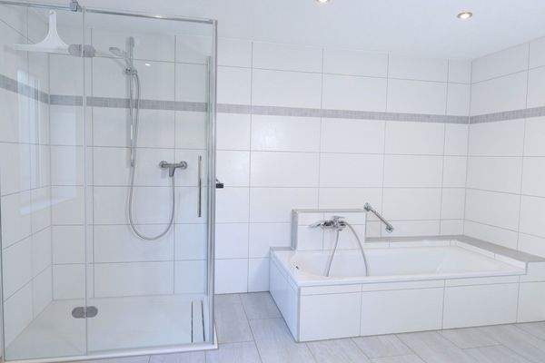 Zweifamilienhaus mit viel Platz