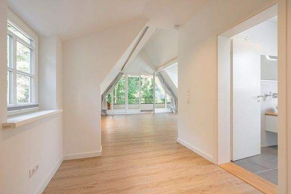 ''Galerie'' mit Blick in die Baumkronen.jpg