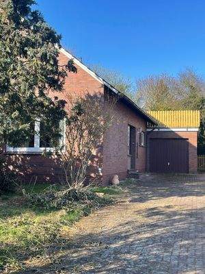 Auffahrt z. Garage
