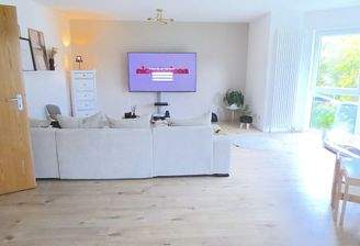 Wohnzimmer obere Wohnung