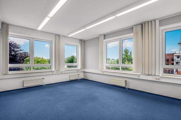 Großzügige, lichtdurchflutete Räume