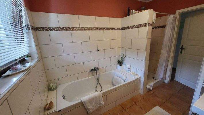 schönes Badezimmer.jpg