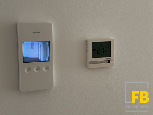Klingelanlage mit Kamera u. Raumthermostat