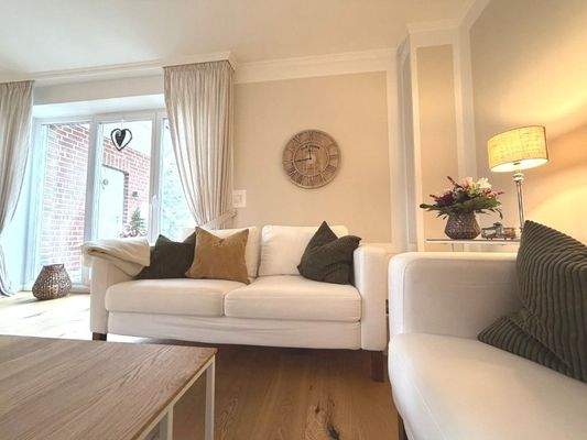 anderer Blick vom Sofa zur Dachterrasse