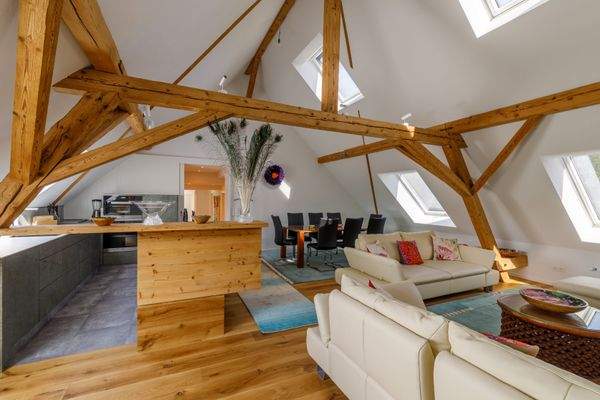 4-Zimmer-Wohnung im Dachgeschoss, Wohnzimmer