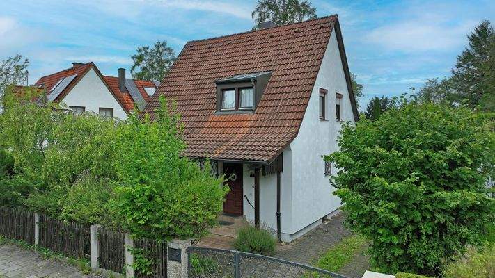 Wohnhaus Straßenansicht