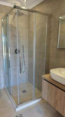 Kreta, Kournas: Malerisches Steinhaus mit bezauberndem See- und Meerblick zu verkaufen