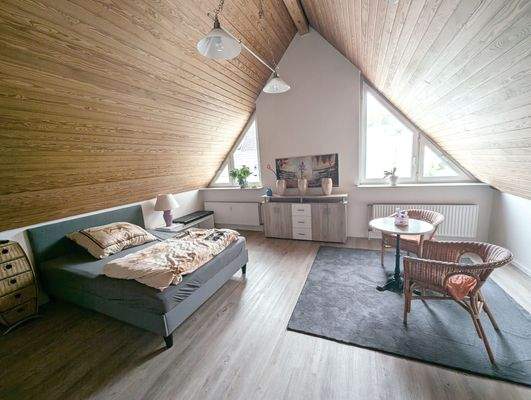 Wohnung DG Zimmer2.jpg