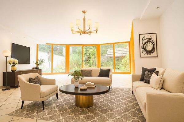 Virtuelles Homestaging des Wohnzimmers. Hier wäre 