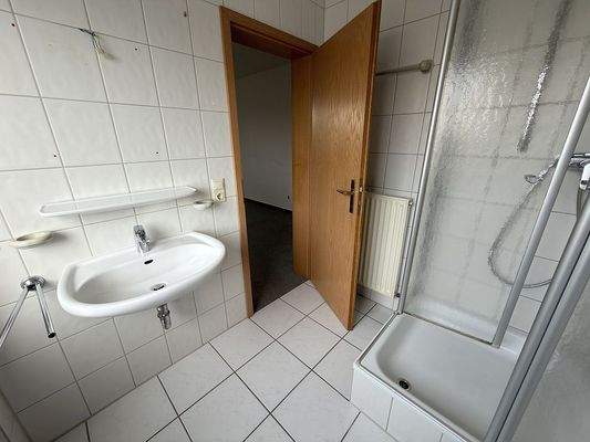Badezimmer mit Dusche