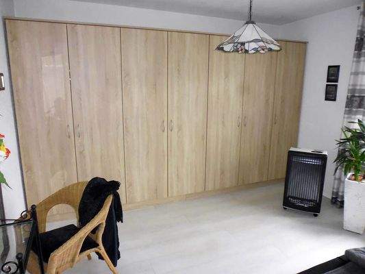 Schlafzimmr mit Einbauschrank