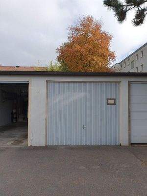 Garage (möglich).