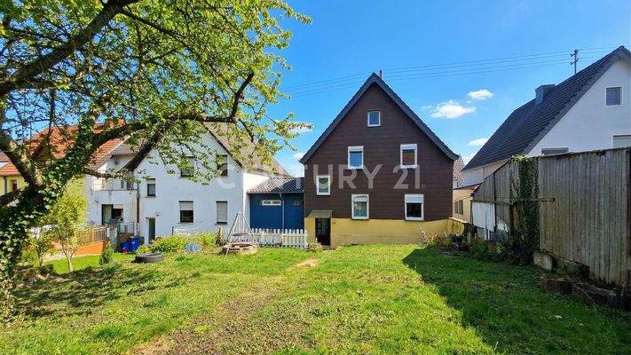 Rückansicht des Hauses mit Blick über den Garten