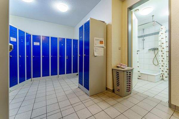 Schwesternbereich Umkleiden Damen.