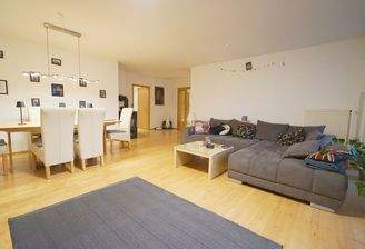 MFH 1 mit jungem Baujahr