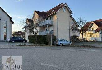 Hausansicht seitlich Straße