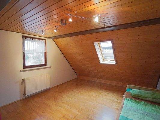 Kinderzimmer im 2. OG