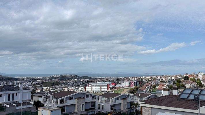 Elegant Semi-Detached Villas with Private Pools in İzmir