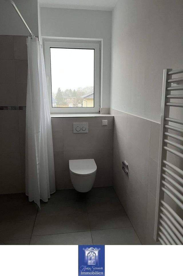 Willkommen im modernen Erstbezug! Perfekter Zuschnitt, EBK, schöner Balkon und Lift! - Photo 4