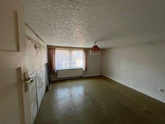 004020156800_302_353_08082025231626602