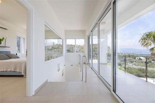 Kreta, Kokkino Chorio: Exotische Villa mit Panoramablick auf das Meer zu verkaufen