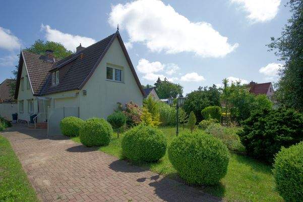 Garten mit Westansicht