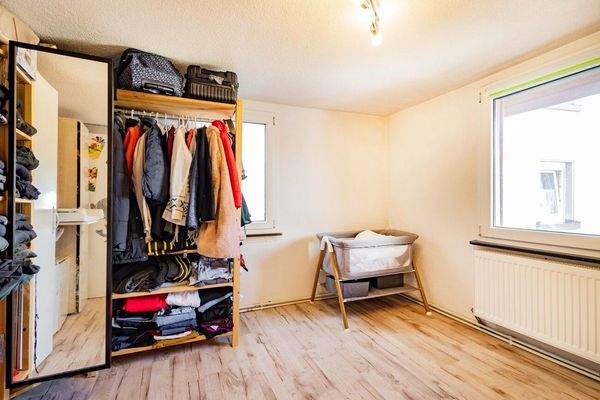 Kinderzimmer/Ankleidezimmer im OG