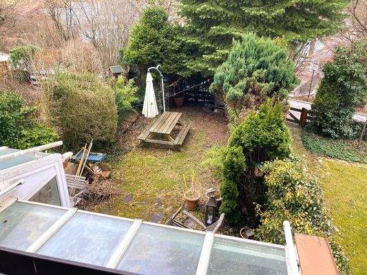 Garten mit Wintergarten