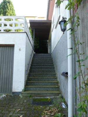 Treppenaufgang zum Hauseingang