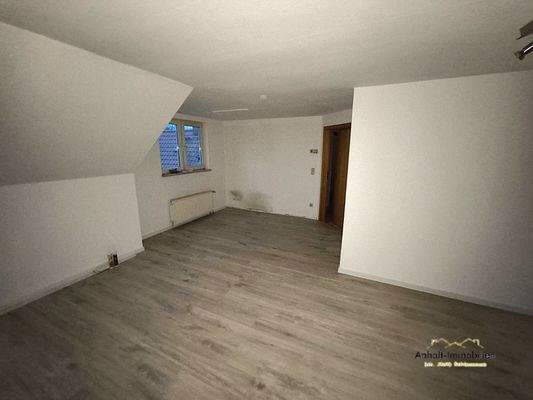 Wohnzimmer (mögliche Küchenecke)