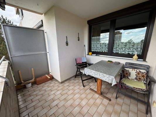 Großer Balkon vom Wohnzimmer