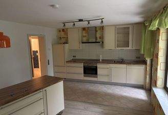 Wohnküche mit Eingang 