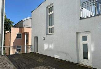 Terrasse OG mit zwei Zugängen