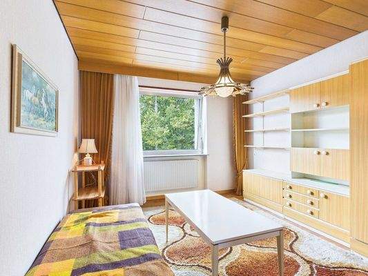 Ein-/Zweifamilienhaus mit Werkstatt in SB-Ensheim