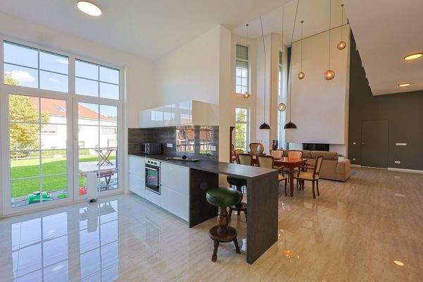 Küche mit Blichrichtung Wohnzimmer