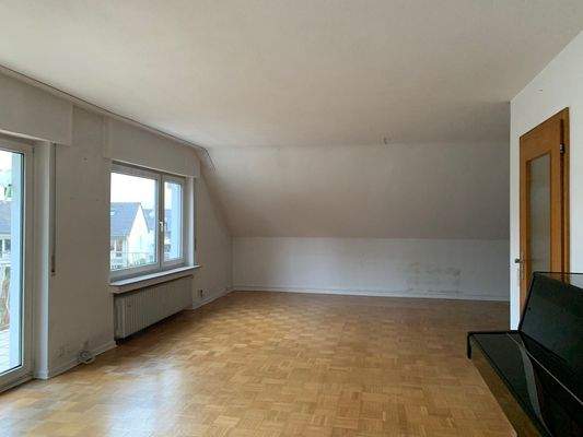 gr. Wohn,- Esszimmer im 1. OG