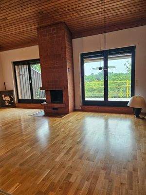 Wohnzimmer helle Fensterfront