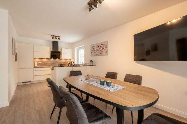 Wohnbereich mit offener Küche - Beispielabbildung 