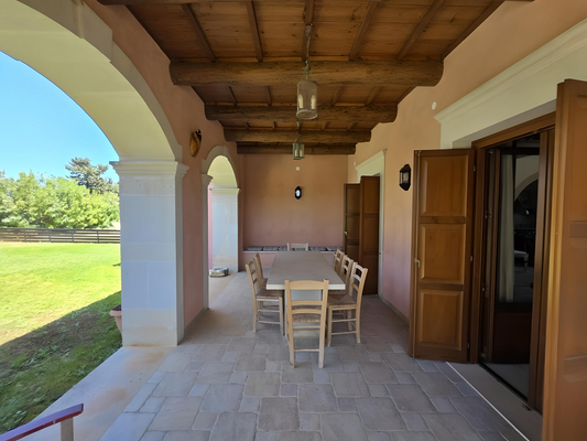 Traditionelle Steinvilla bei Plevriana auf Kreta m