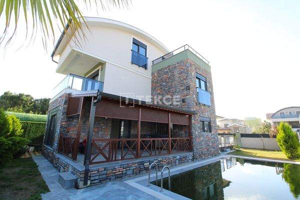 4-Bedroom Detached Villa with Pool in Belek Antalya