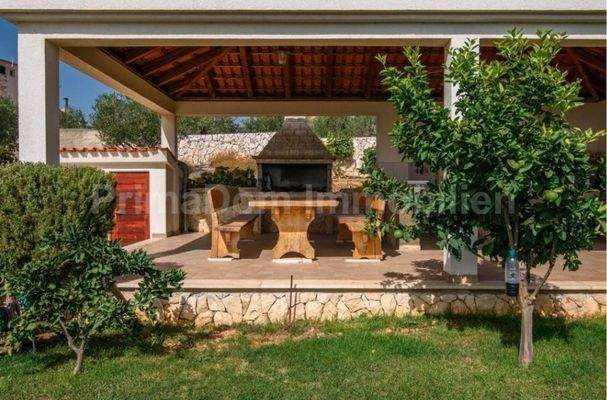 Sommerküche mit Außengrill