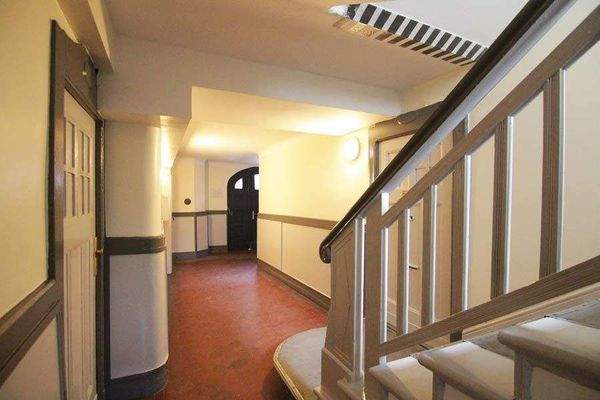 Gepflegtes Hausportal