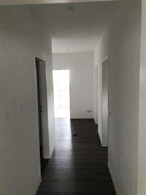 Flur mit Blick Richtung Küche