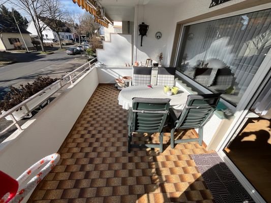 großer Sonnen-Balkon