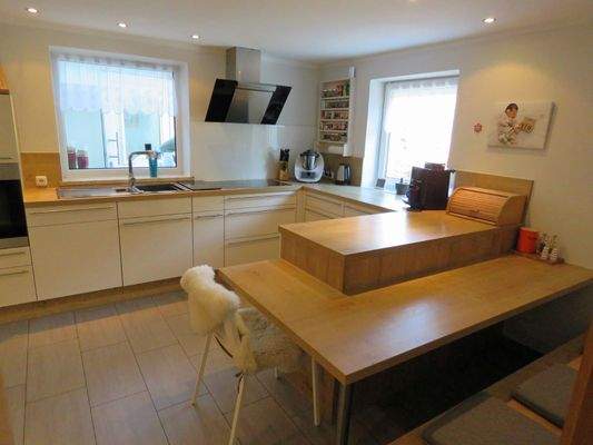 Küche mit Essplatz 