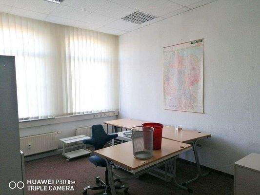 Zimmer, NEUER FUßBODEN wird verlegt