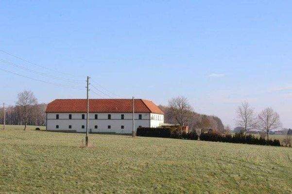 Süd/West- Ansicht, keine direkten Nachbarn