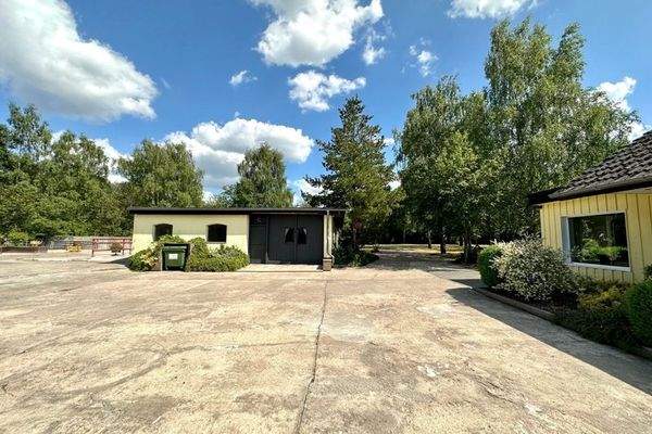 Stallgebäude/Hoffläche