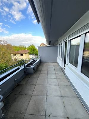 großer Süd-Balkon