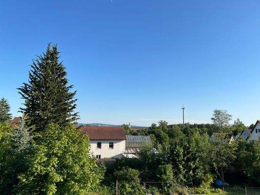 Blick zur Nachbarschaft unterhalb der Wohnanlage